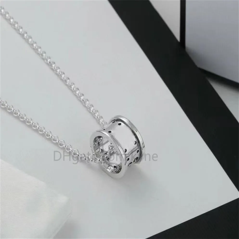 Dropship Party Favor Fashion Letter Three Dimensional Hollow Pendant Necklaces Retro Sterling Silver for Men and Women Small Waist260q