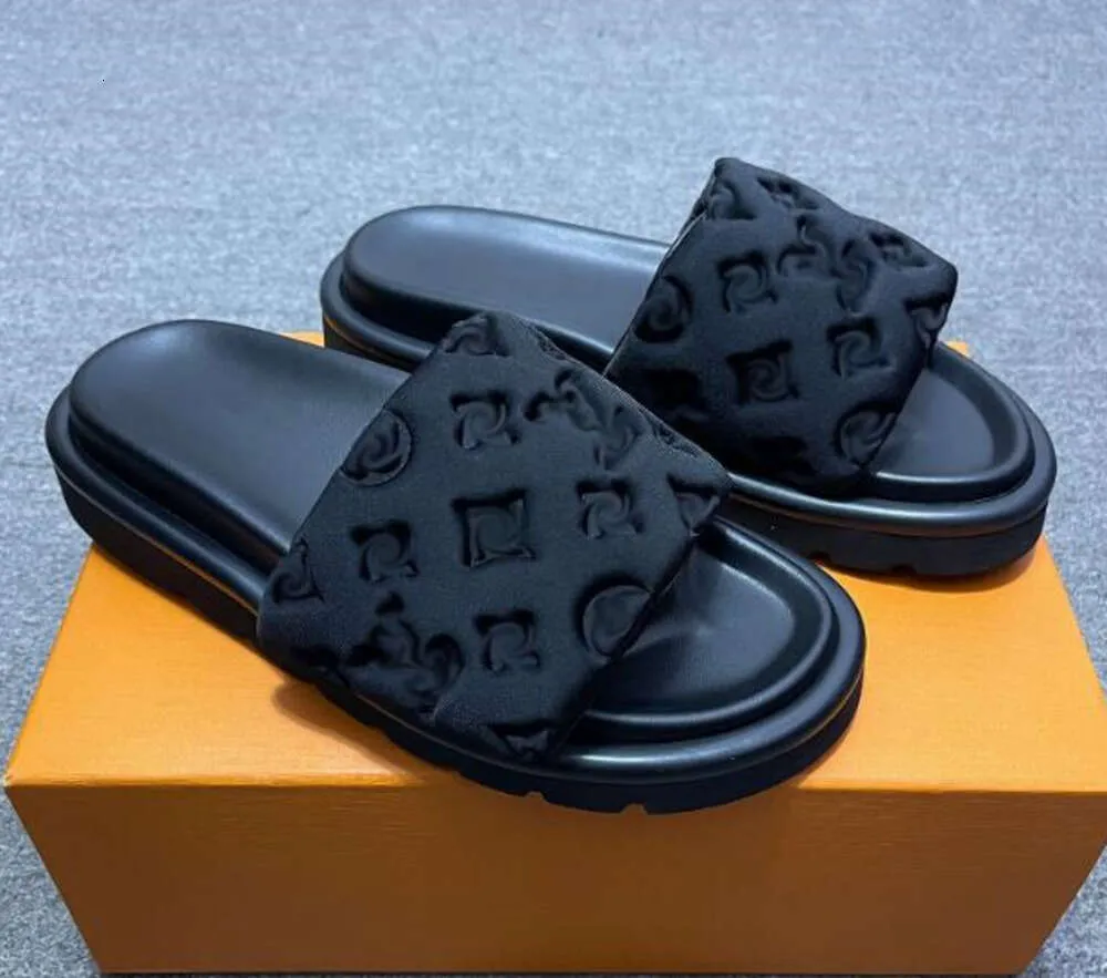 2024 Zapatos de diseño Piscina Almohada Sandalias Parejas Zapatillas Hombres Mujeres Verano Plana Moda Playa Diapositivas 66