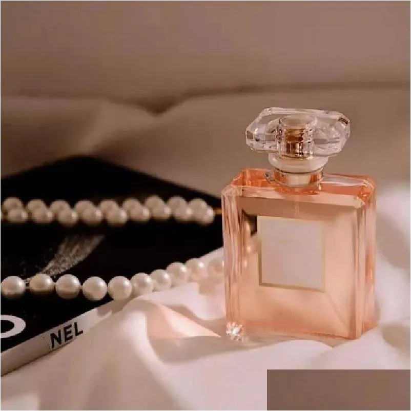 여성 Mademoiselle Eau de Parfum Spray 3.4 fl을위한 새로운 향수 당 단단한 향수. 온스. / 100ml parfums 럭셔리 디자이너 드롭 배달 건강 otamt