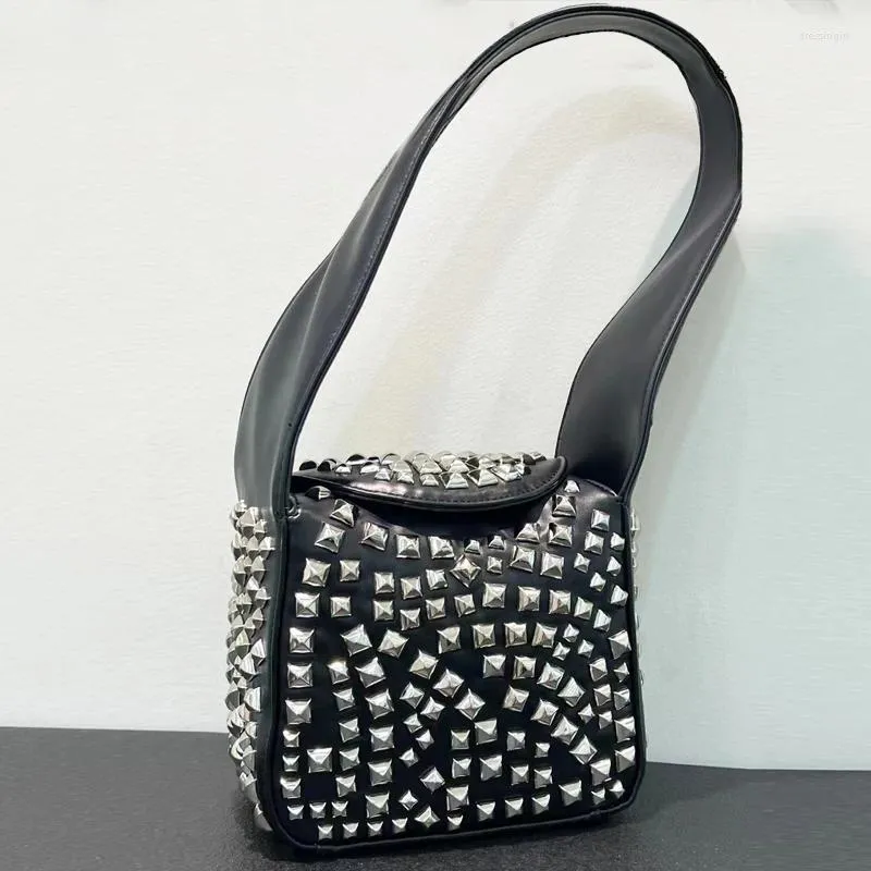 Sacs de soirée Rock Box pour femmes de luxe Designer sacs à main sacs à main 2024 en PU incrusté rivet petit aisselles épaule porter poignet