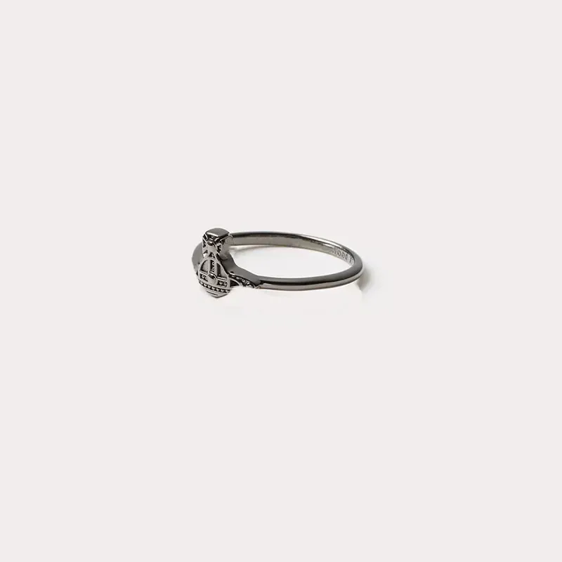 Designerring Hot Selling in Europa en Amerika Diamantloze ring met reliëf Eenvoudige en geavanceerde cadeaus voor koppels om voor te stellen