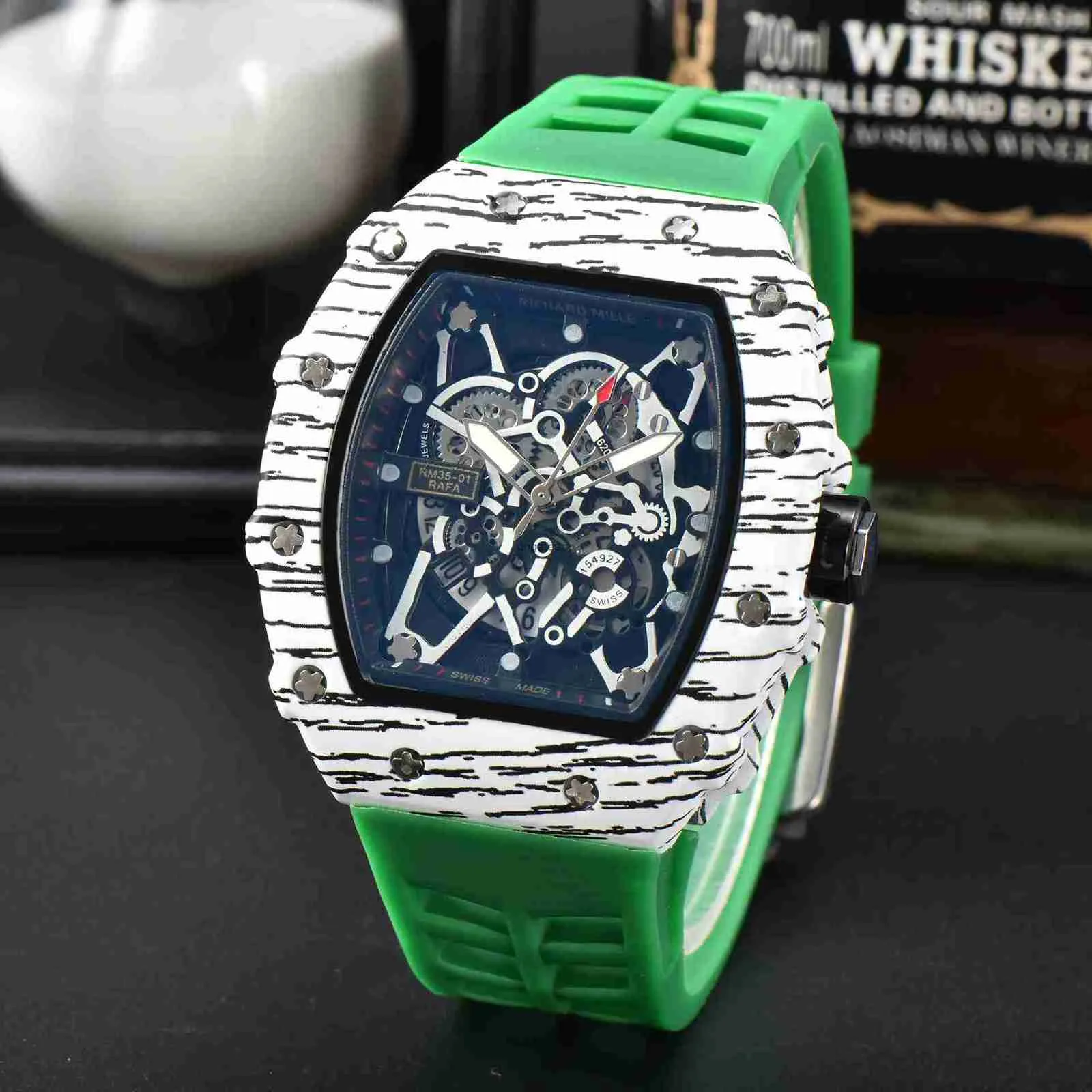 Full Diamond Men's Quartz Watch Casual Fashion Wine Barrel New style Hollow out