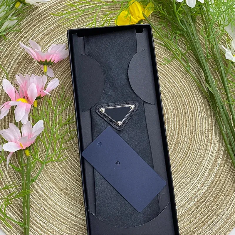 P كلاسيكي أزياء TIE Designer Men Women Triangle Triangle Excletric Suit Lucies Ties Luxury Business Silk Tie Tie Party و Dead Wedding