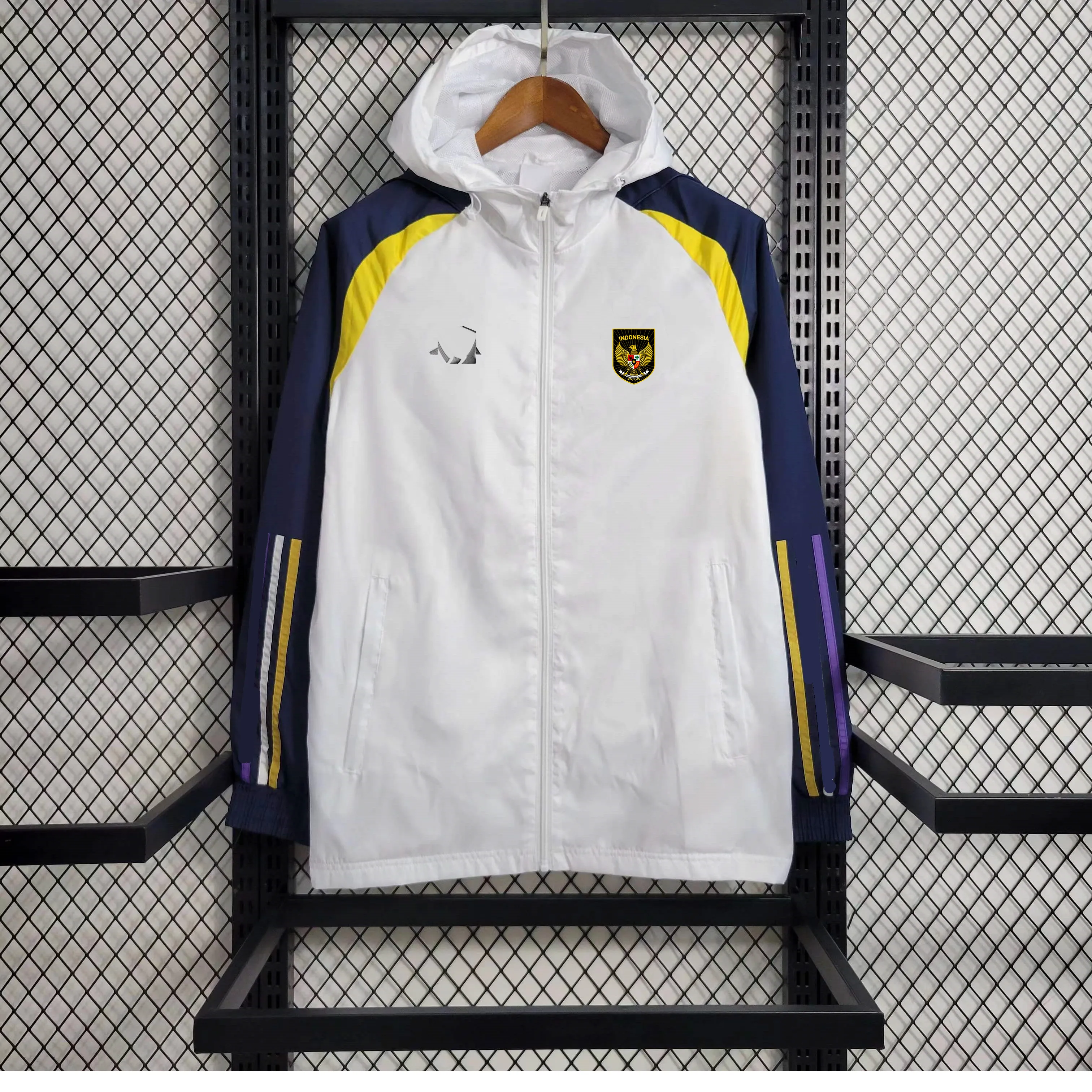 DHgate.com:Indonesia Men's leisure jacket windbreaker