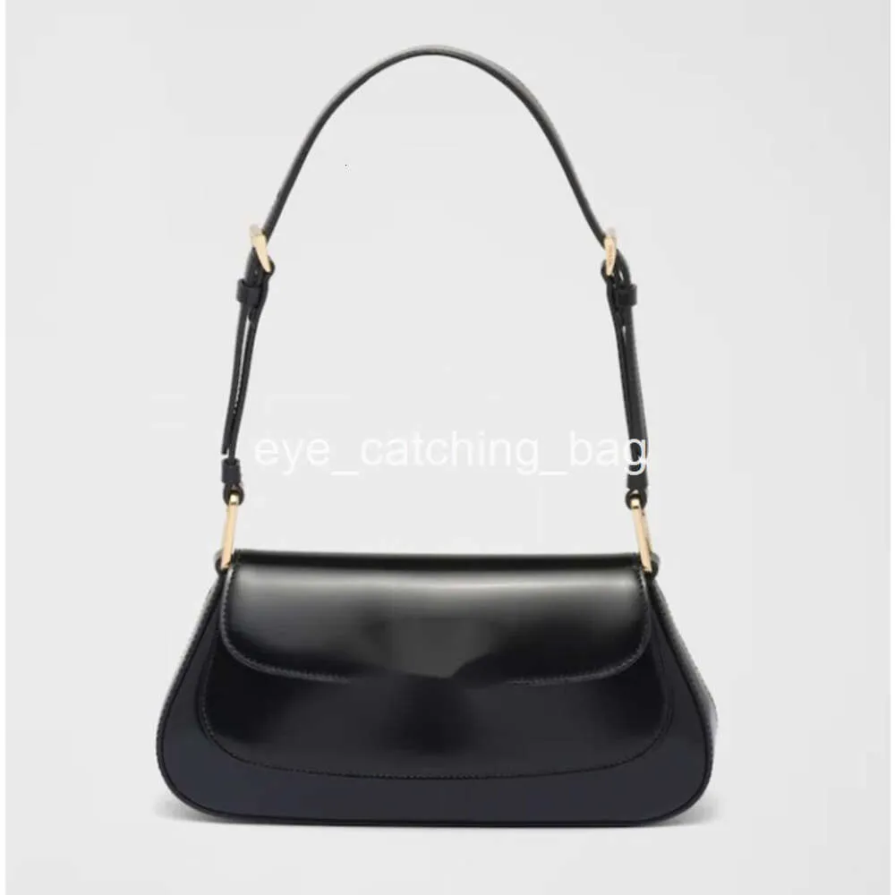 2024 Shoulder Bag Designer Bright Leather Black White Casual fashion retro Small Bags