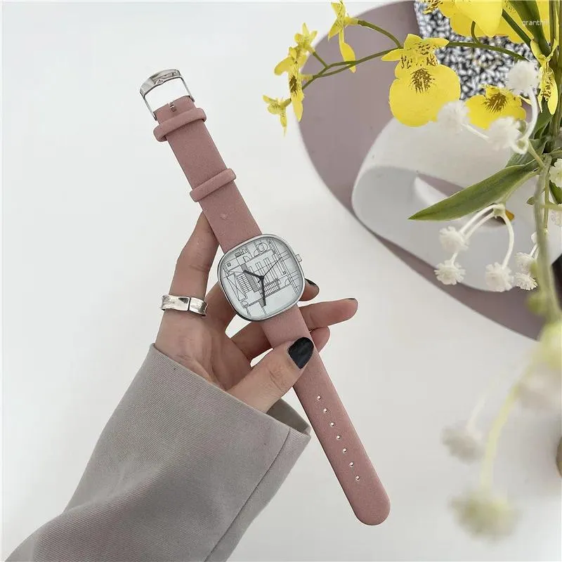 Montres-bracelets Montre Femme Simple Petit Carré Numérique Rétro Mode Polyvalent Compact