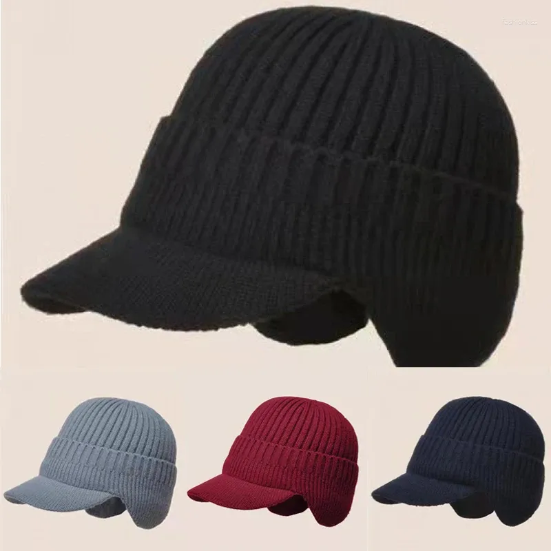 Bérets 2024 Fashion Hiver Casual Hat Protection de l'oreille pour hommes chauds avec un rascle chapeaux russes Bomber en tricot en tricot