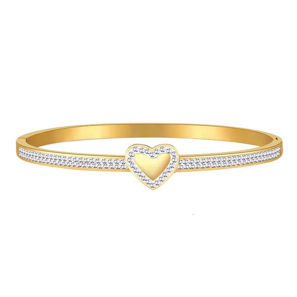 Tiff Armband Designer Luxury Fashion Women Original Kvalitet kärlek Diamond Armband Light Non Fading rostfritt stål Peach Heart Personlig enkel handkläder