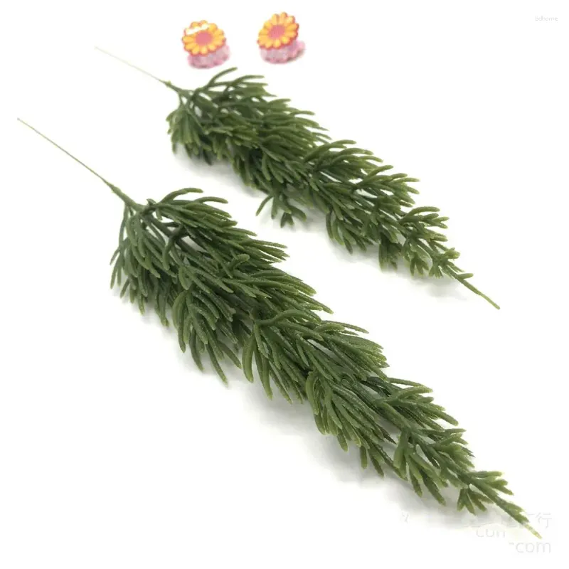 Kwiaty dekoracyjne DIY Ornament Rok Garland Making Green Leaf Akcesoria choinki Pine Gałęzie Sztuczne rośliny