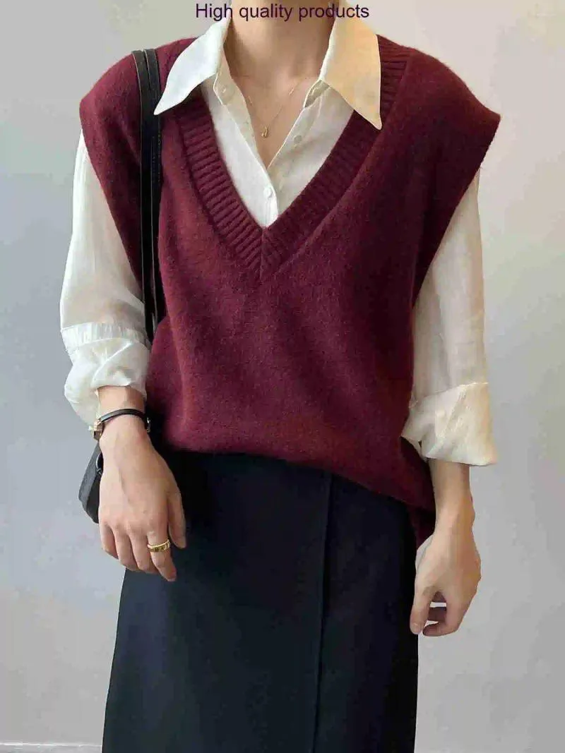 Women's Vests Early 2024 Spring V-Neck Vest Women Wears Niche Unique Casual Simple All-Match Female Sweater Tank Top Z357