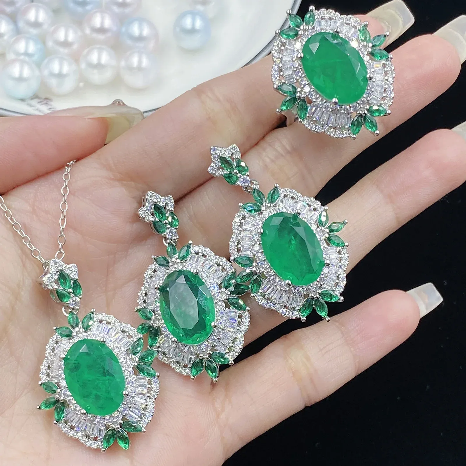 ネックレス2023 New Luxury S925 Silver Tourmaline JewelryセットShine Shazling LabEmerald Necklace Ring Earring for Women Trending Jewelry