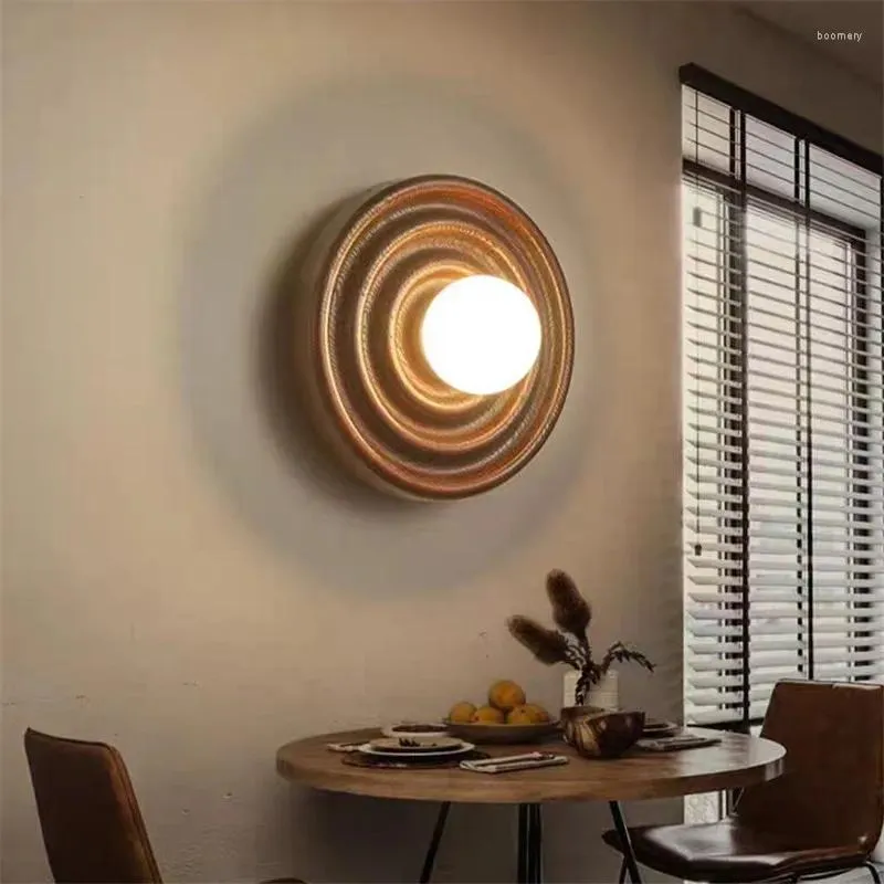 Lámpara de pared Luz de madera japonesa Círculo redondo Bola de madera de fresno Dormitorio Sala de estar Decoración LED Pasillo Creativo Mesita de noche