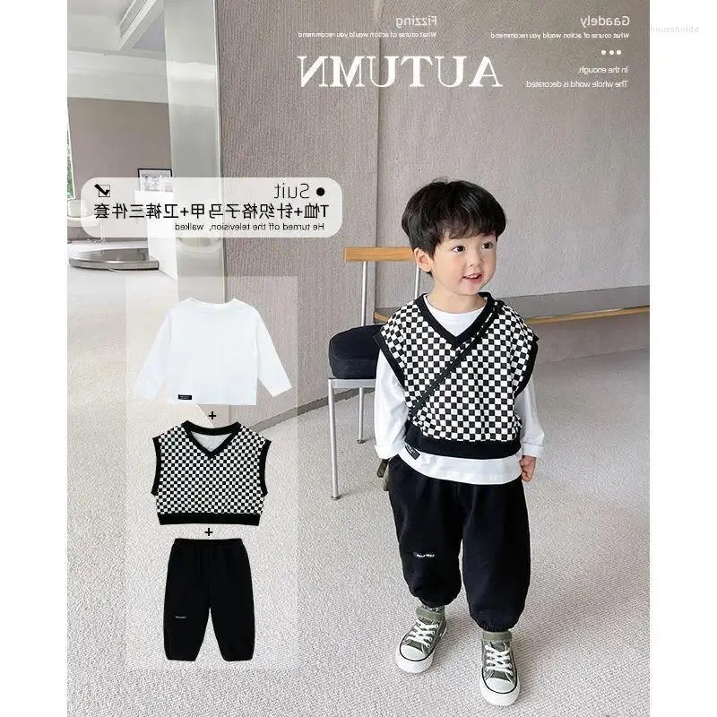 Zestawy odzieży chłopcy garnitur 2024 Autumn Korean Wersja w stylu Baby Western Casual Threass