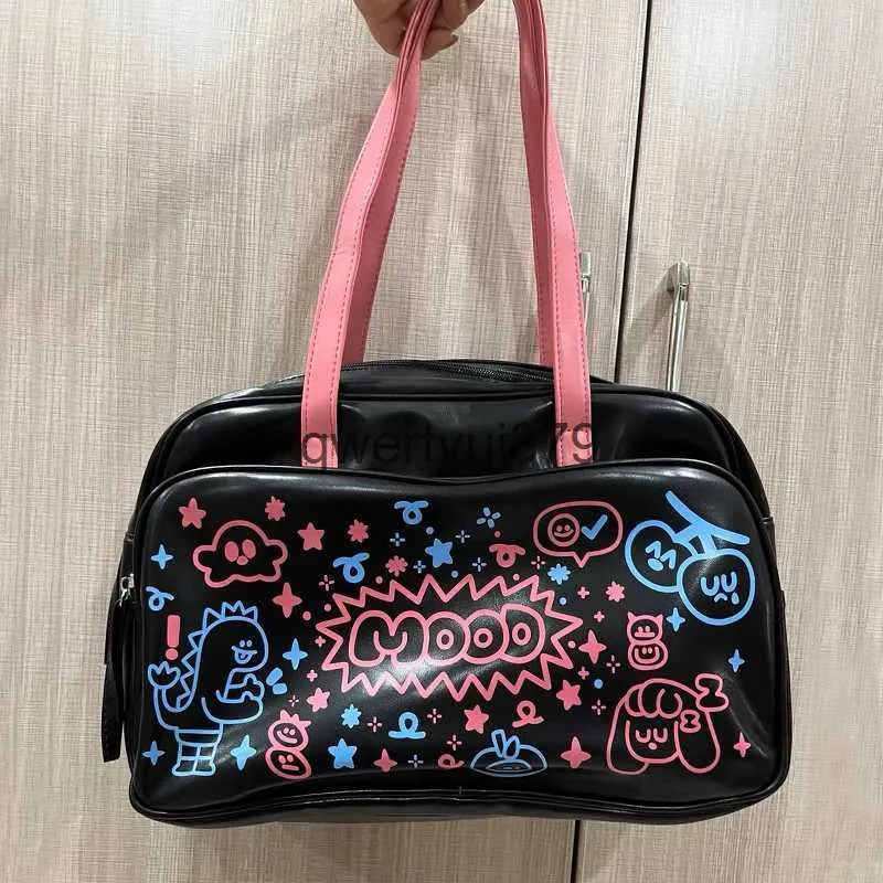 ショルダーバッグ女性のための日本スタイル高級デザイナーとバッグと財布2023 PU漫画印刷lears装飾旅行soulderqwertyui879