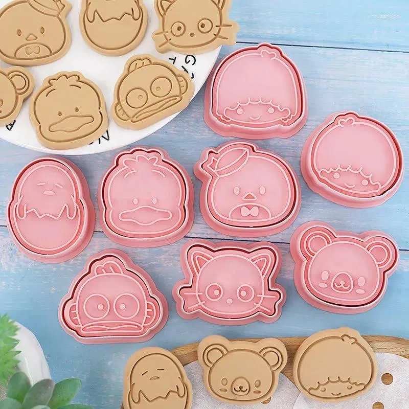 Pişirme Aletleri 8pcs/Set Cartoon Cookie Kesici Kalıp Bisküvi Kalıp Portre 3D Presleme Diy damga Pişirme Mutfak Bakeware