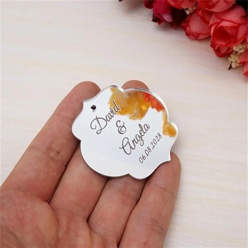 30 pz Personalizzato Inciso Nome Data Specchio Personalizzato Tag Matrimonio Bomboniera Regalo Tag Fantasia Forma Ovale Tag Decorazioni per feste Bomboniere 200929320e