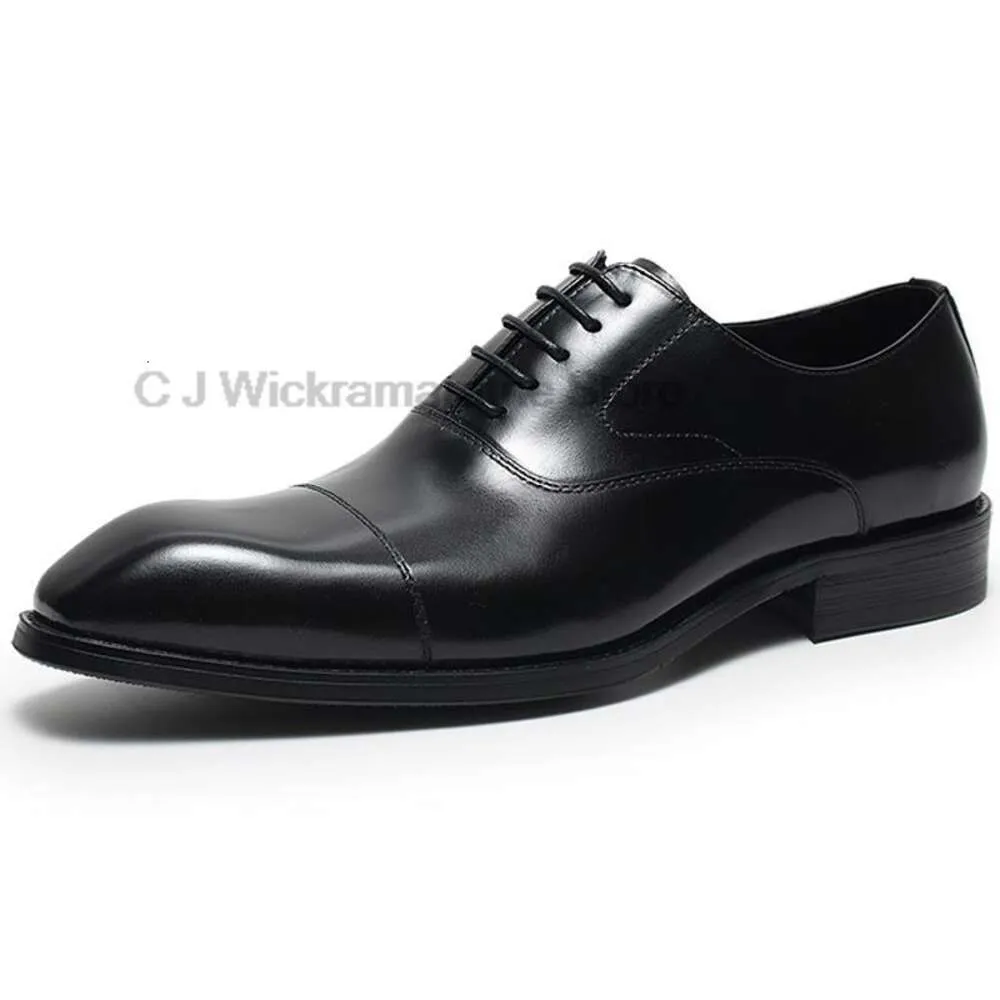 Nuovo uomo in pizzo Oxfords Genuine Office in pelle Solido Cappuggente Fare Fedding Party Dress Shoes for Men Footwear Footwear