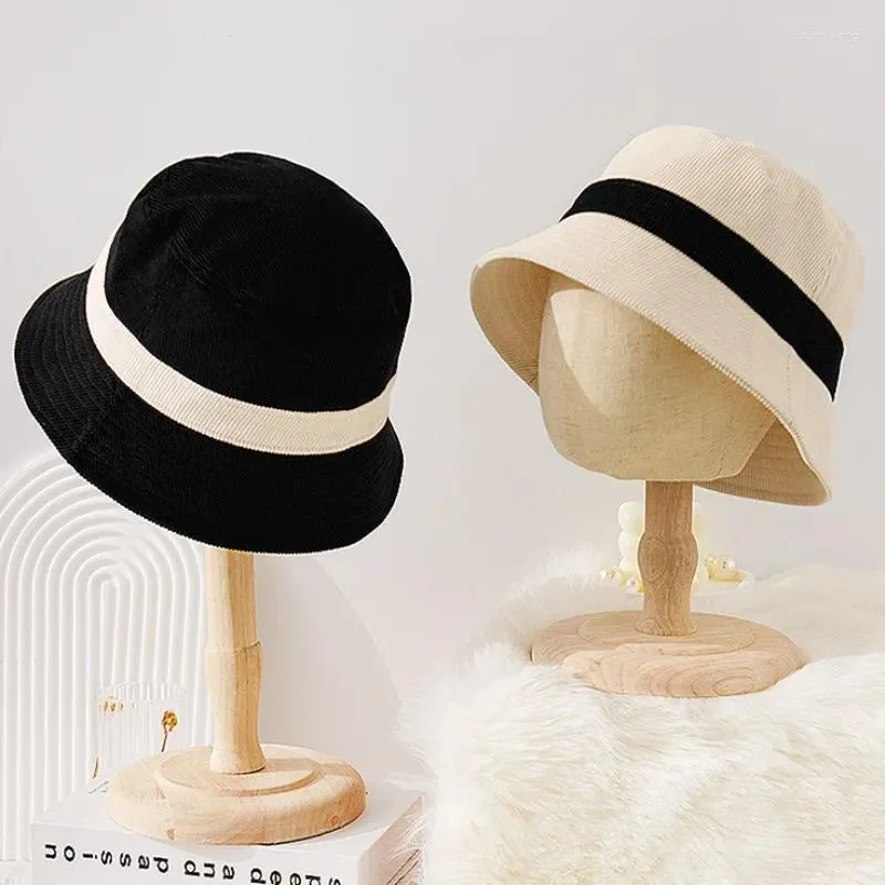 Berretti da donna Modelli primaverili Mostra viso piccolo Cappello a secchiello a tesa corta Alto senso Versatile Bacino Moda Tinta unita Velluto a coste