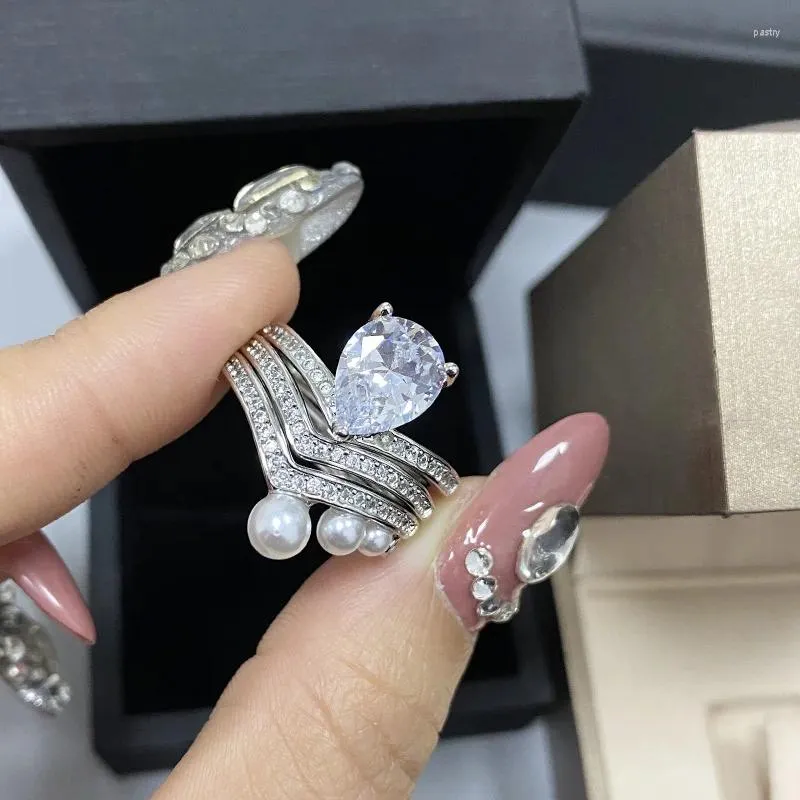 Cluster Rings Delicate 925 Silver Shine Dazzling Cubic Zirconia Engagement For Women Charm Bridal Eternity Couple Jewelry 2024