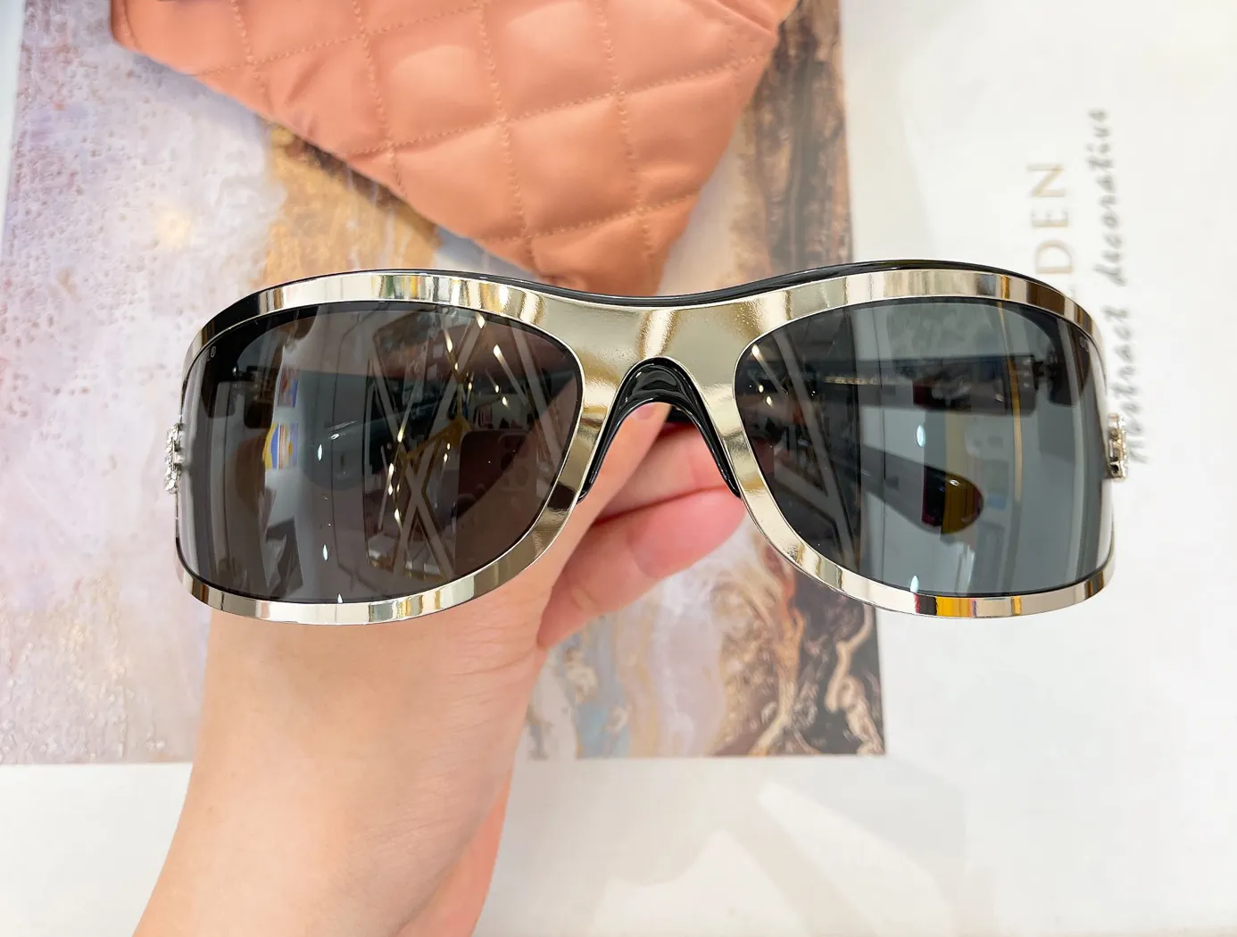 Överdimensionerade wrap solglasögon svarta mörkgrå linser män kvinnor designer solglasögon nyanser sunnies gafas de sol uv400 glasögon med låda