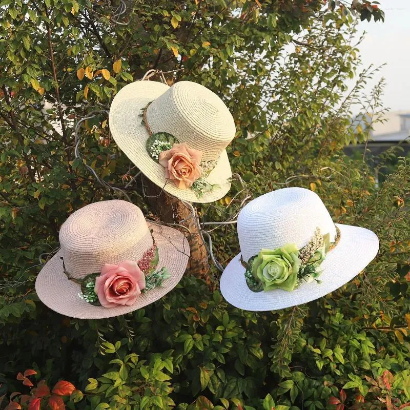 Chapeaux à large bord Sunscreen Femme Chapeau plat Fleur Beach Barrel Cap Sun Printemps Été Extérieur Respirant Sunshade Paille En gros