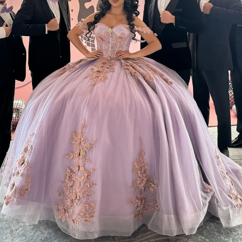 DHgate Mexico Lilac Off Shoulder Ball Gown Appliques Lace Beads Quinceanera Dress for Girls Ball Birthday Party Gowns Robe de Ball Wedding Party Events