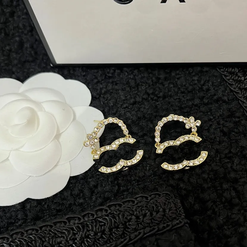 Boutique Diamond Stud Oorbellen Designer Gift Sieraden Hot Brand Paar Familie Liefde Gift Earring Box Verpakking Hoge kwaliteit sieraden Klassiek logo