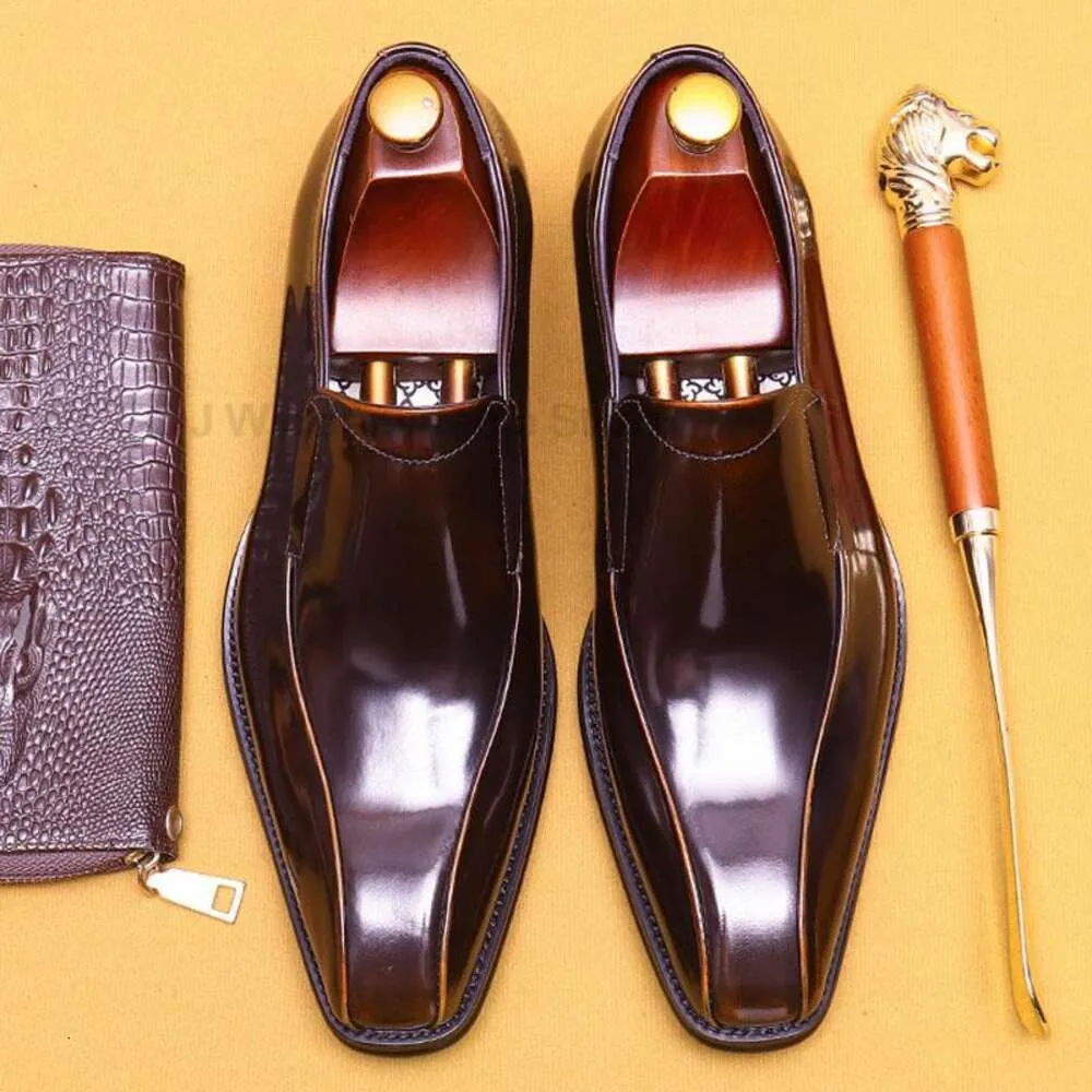 Mocassins de marque italienne en cuir véritable pour hommes, chaussures élégantes pour fête de mariage, tenue décontractée, marron et noir, à enfiler