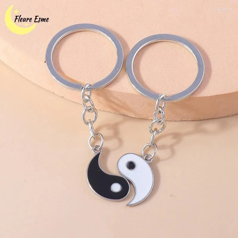 Keychains 1 Pair Yin Yang Tai Chi Keychain BFF Friends Couple Matching Sets Key Chain For Women Men Keyring Gift