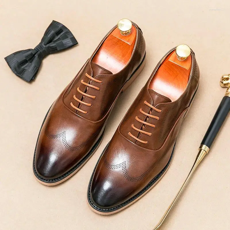 Klänningskor Black Gentleman Men Brogues Oxford High Quality Suit for Classic Men's Business Leather B94