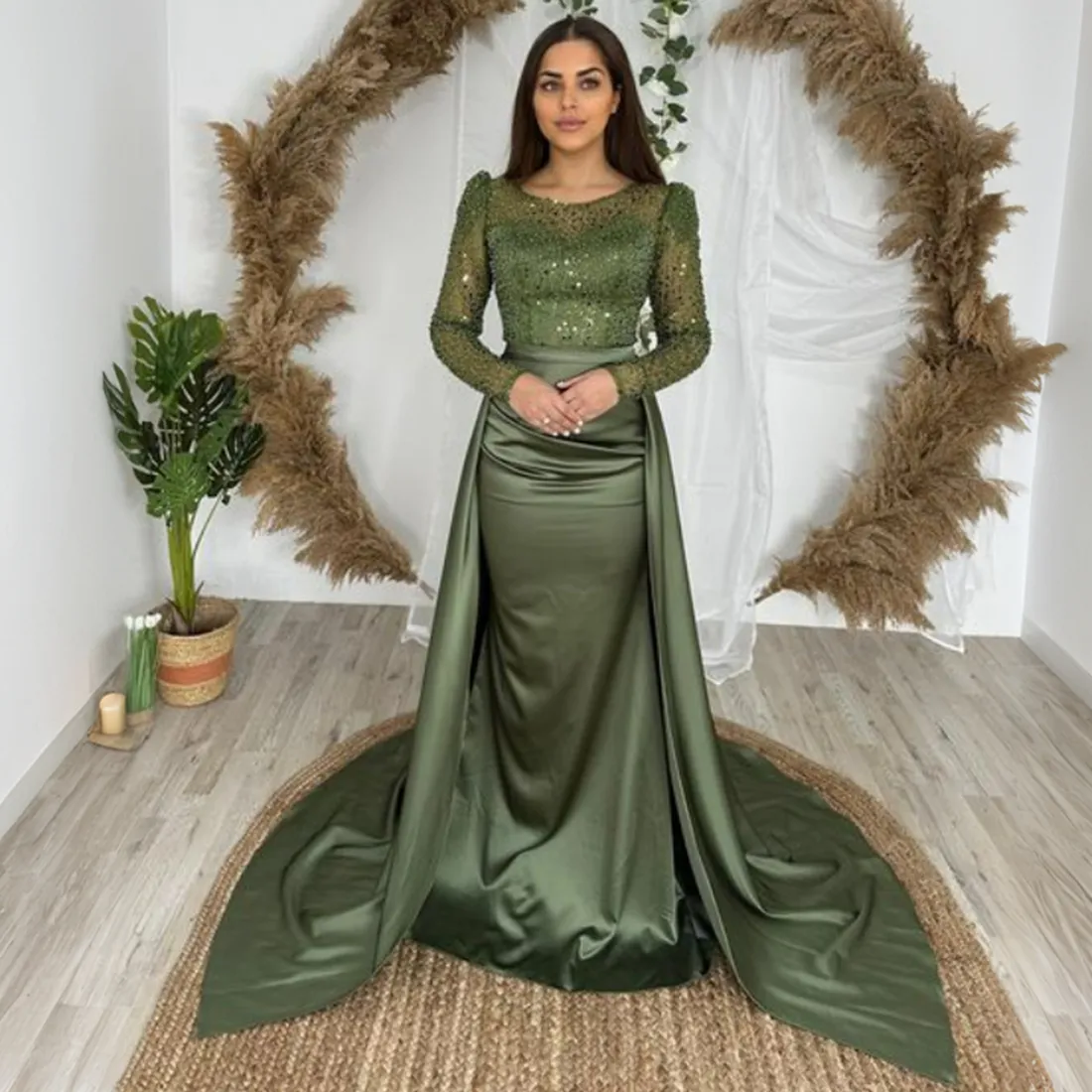 Olive Gorgeous Evening Dresses Elegant Sheer Neck Evening Gowns Long Sleeves Sequined Lace Elastic Satin Pleated Formal Prom Dress Birthday Party Gown NE007