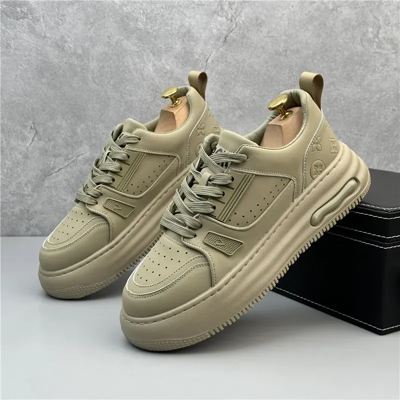 2024 Spring White Men Shoes Platform Male Casual Sneakers Men Board Shoes Fashion Thick-soled Trendy Men Vulcanized Shoes Student