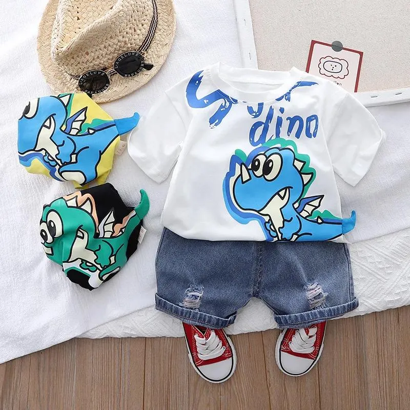 Kläderuppsättningar 2024 Summer Toddler Boy Clothes Set Cartoon Dinosaur Kort ärm T-shirts Hål Denim Shorts Suit Spädbarnsbaby outfit