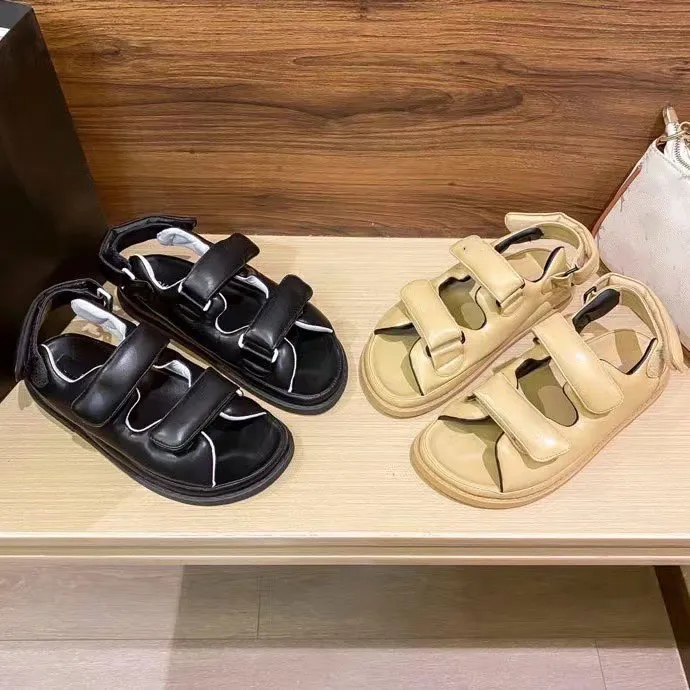 Kvinnor av toppkvalitet Summer Flat Sandaler Läderduk Classic Sandals Slides Buckle Casual Casual Bread Open-Toe Beach Sandaler Lyxdesigner Sandaler med låda