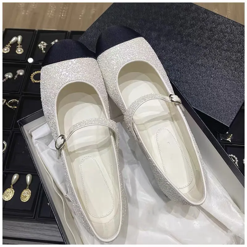 Chaussures habillées de créateurs Mary Jane Ballet Shoe Spring Fashion New Flat Boat Chaussures Lady Dance Mocassins Lettre Boucle De Métal Femmes Sparkling Chaussures Taille 34-41