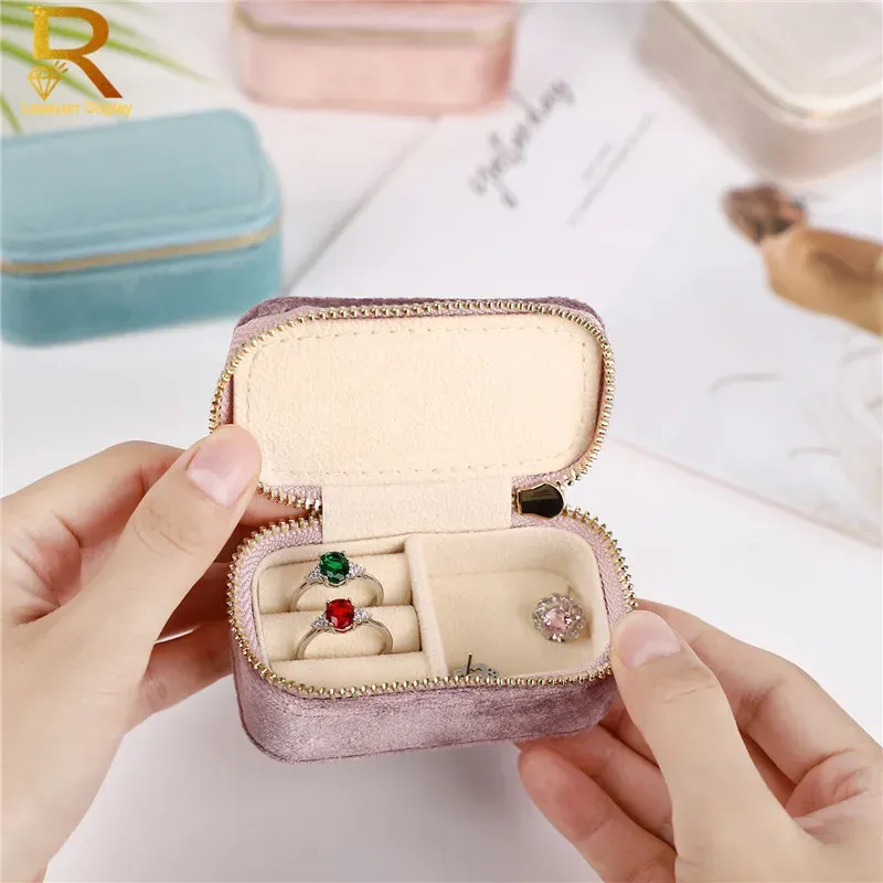 Кольца Veet Travel Jewelry Case Mini Veet Ring Box Jewelry Case Portable Travel Jewelry