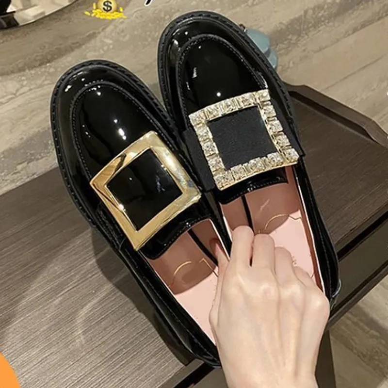 Crystal Square Buckle Loafer Femmes Chaussures décontractées Chaussures Designer Chaussures Salle-onde Plate-forme Talon Locage Locons Rhinestone Chaussures de mariage Patent Cuir Rubber