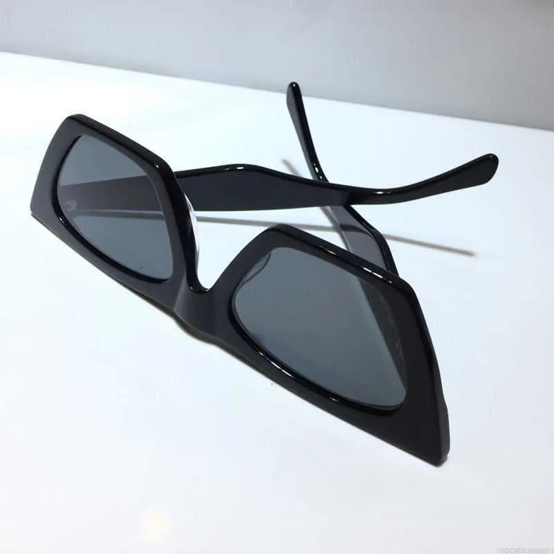 Sonnenbrille Sonnenbrille für Männer und Frauen Sommer-Katzenaugen-Stil Anti-Ultraviolett 41468 Retro-Schild-Linse Platte Quadratisch Vollformat-Modebrille Zufällige Box ISZZ