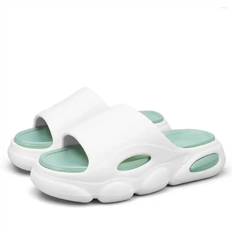 Tofflor flatform plataform kvinnor hem vita sandaler för flickor mormor skor sneakers sport wide foot tränare klass