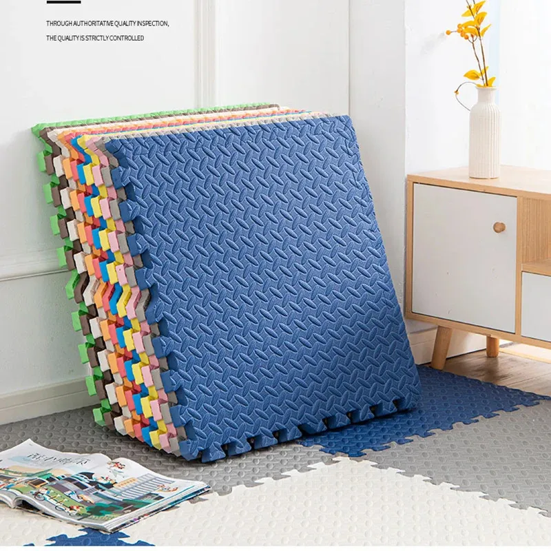 Baby Playmats 30x30cm Mat de jeu d'épaisseur pour enfants Puzzle de tapis EVA RAP MANIF