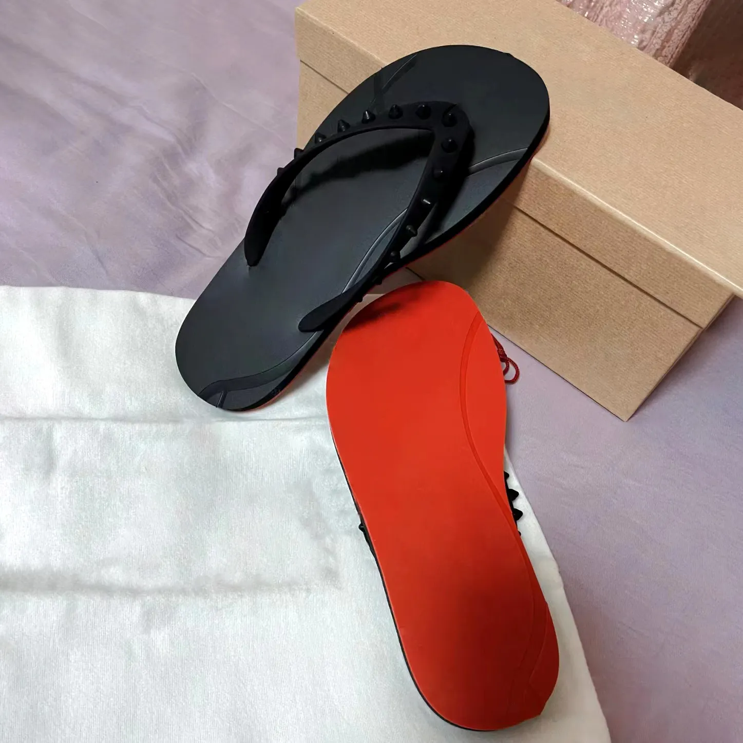 Femmes Flat Loafer Sandal Beach Travel Rubber Bottom Chores Anti Slip Casual Shoe Summer Summer 2024 New Sandale Outdoor Flip Flops Slide Designer Designer Luxury Sliders Mule