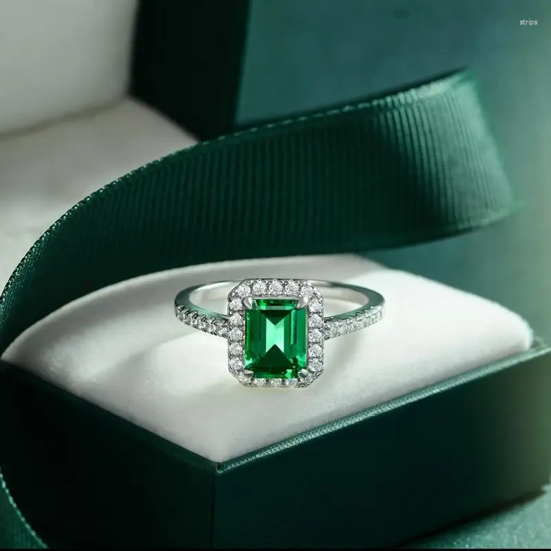 Clusterringen Lichte luxe zilveren 925 ring Retro 1,5 ct Cultiveer Emerald Cut6 8 Veelzijdige damesklassiekers Noble