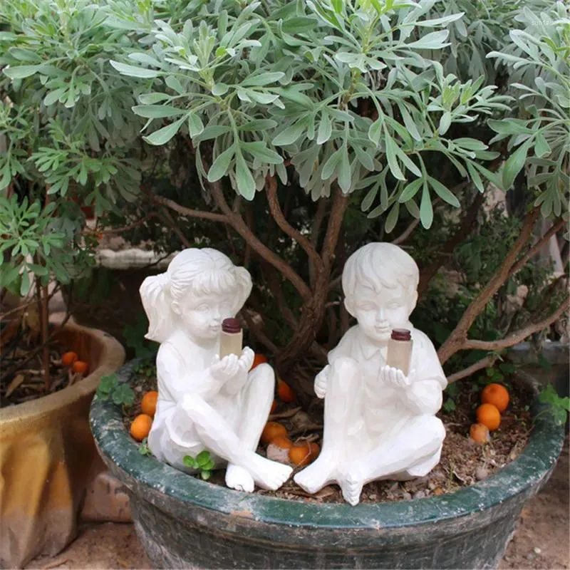 Dekoracje ogrodowe dla dzieci statua chłopiec i dziewczyna figurka na domowe ozdoby na zewnątrz miniatury dekoracja kwiatów