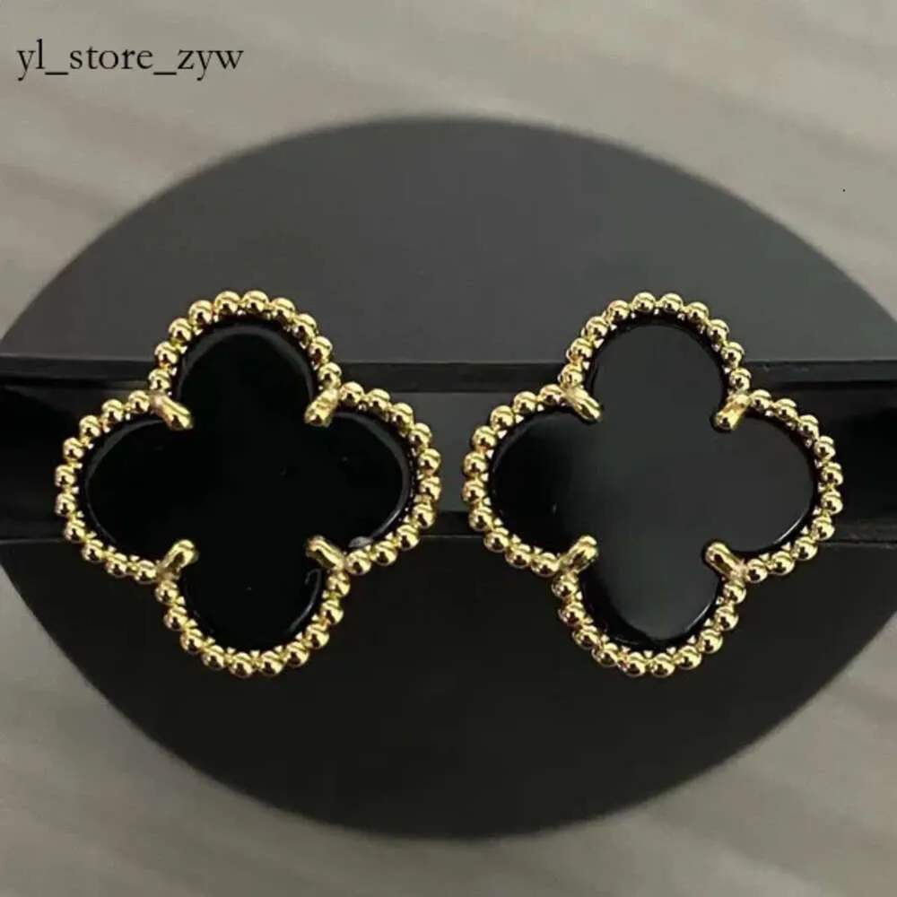 Four Leaf Clover 2024 Fashion Classic Dangle Earrings Designer for Woman Agate Mother of Pearl Moissanite Diamond Drop Earring Valentines 선물 2577