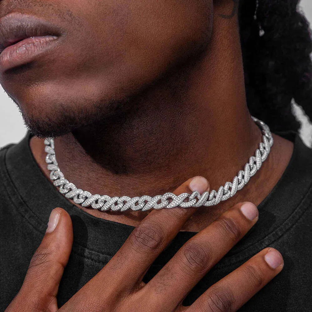 Fashion Design Wide Iced Out Moissanite Diamond Sier Cuban Cuban Link Chain Collier Disponible au prix de gros