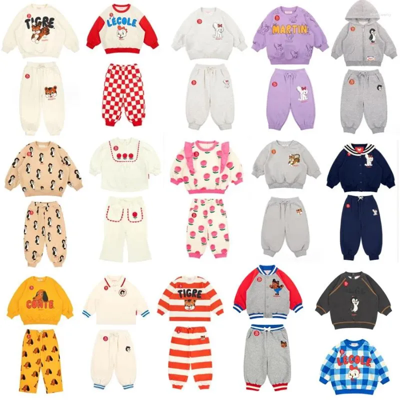 Zestawy odzieży Bebe Koreańska Swaterażka dla dzieci i spodnie dresowe Suit 2024 Autumn Cartoon Printed Girl Chłopiec Sweters Pant Set Ubrania
