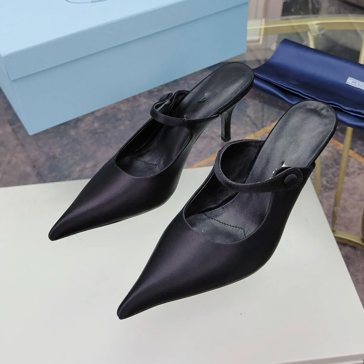 Lyxspetsiga pumpar skor kvinnor spetsiga pumpar höga klackar toffel dam klänning skor sandaler verklig silk berömd design bröllop spetsiga tå sandaler remma sexig eu35-40