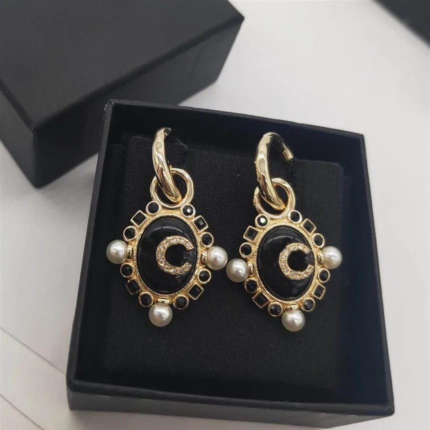 2022 Boucle d'oreille de forme ovale de charme de qualité supérieure avec perles d'agate noire naturelle et diamant en plaqué or 18 carats pour femme de mariage jewe320U