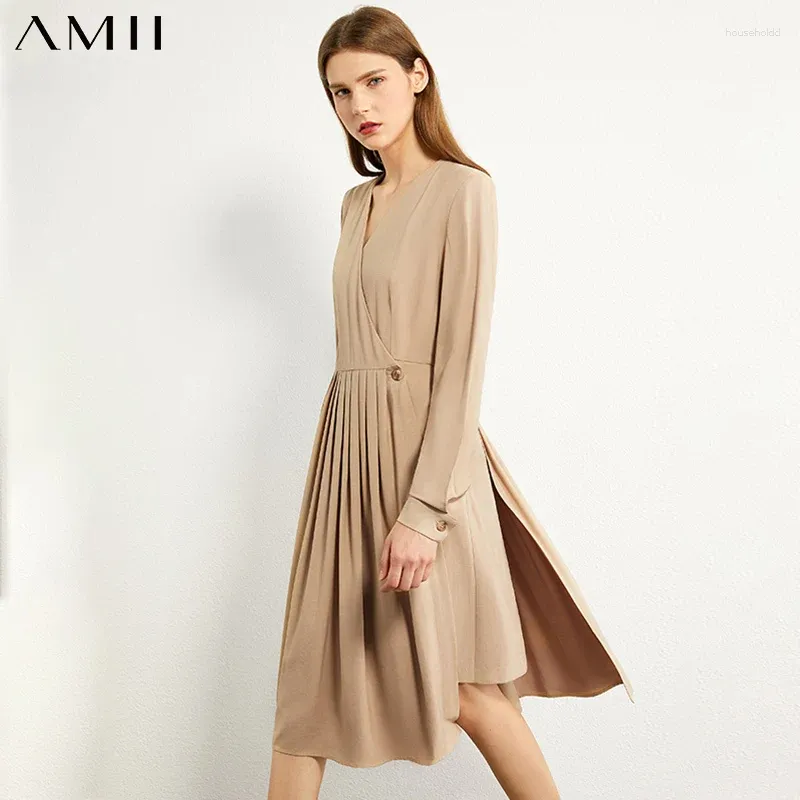 Casual Dresses AMII Minimalism Autumn Fashion Pleated Solid Women Dress Causal Vneck Full Sleeve Knee-length Female 12070285