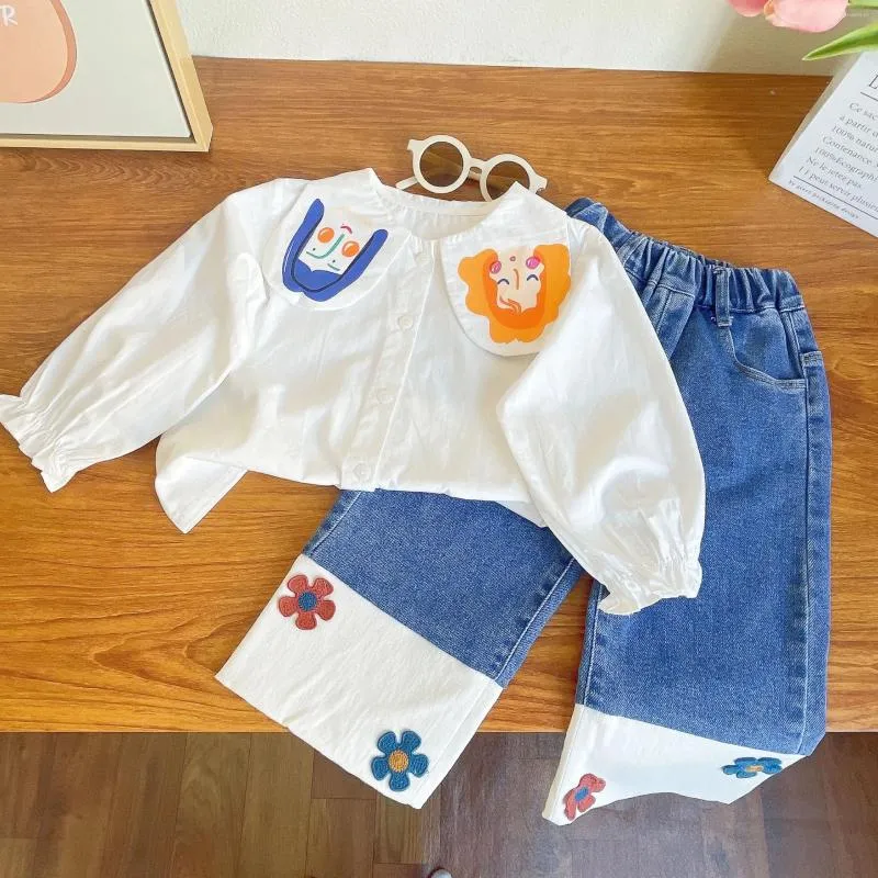 Kläder set vårflicka tecknad tryckt dollkrage skjorta blomma jeans tvådelar lite söta modeuppsättningar barn avslappnade kläder